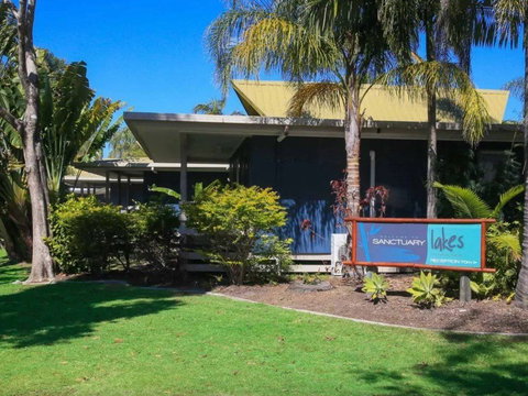 Sanctuary Lakes Fauna Retreat - Tourism Hervey Bay 0