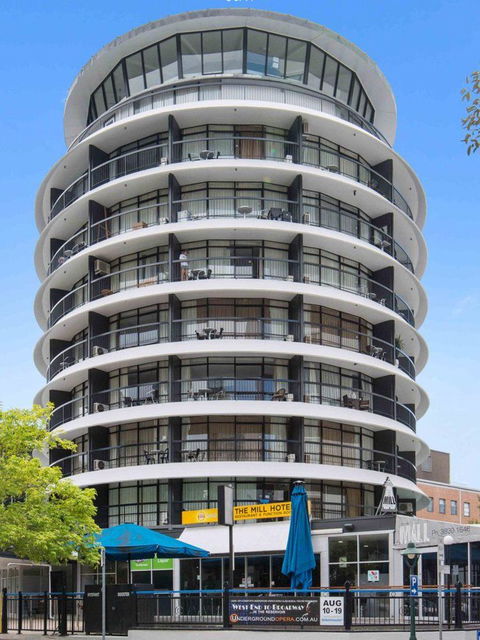Madison Tower Mill Hotel - Tourism Hervey Bay 0
