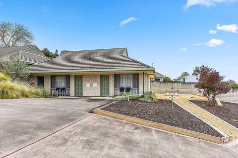 Comfort Inn The Lakes - Tourism Hervey Bay 2