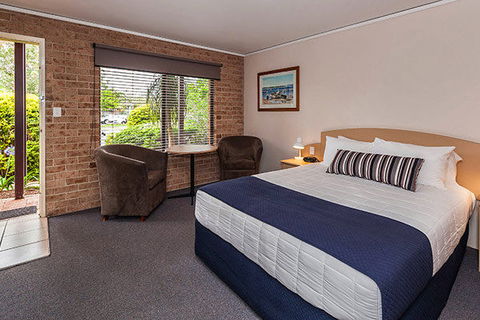 Macquarie Barracks Inn - Tourism Hervey Bay 1