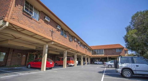 St Georges Motor Inn - Tourism Hervey Bay 2