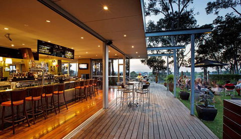 Nightcap At Shoppingtown Hotel - Tourism Hervey Bay 1