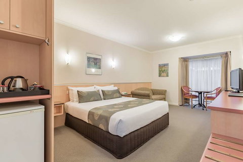 Waverley International Hotel - Tourism Hervey Bay 1