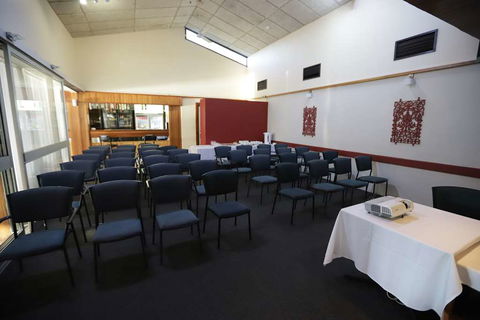 Emerald Central Hotel - Tourism Hervey Bay 1