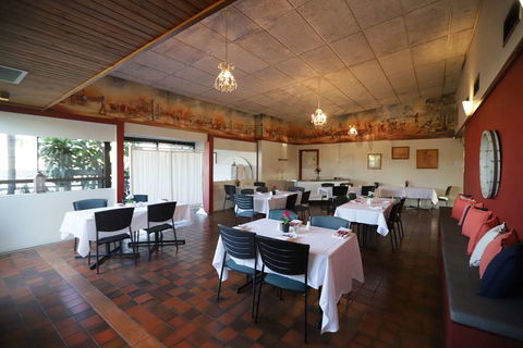 Emerald Central Hotel - Tourism Hervey Bay 2