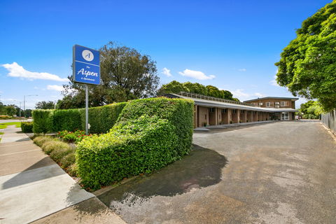 Hotel Aspen & Apartments - Hervey Bay Accommodation 0