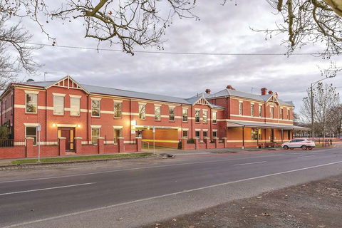 Lake Inn Ballarat - Tourism Hervey Bay 1