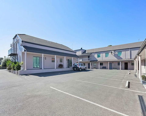 Quality Inn & Suites Menzies - Tourism Hervey Bay 2