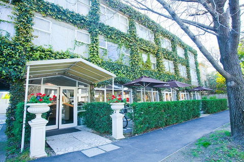 Punt Road Apartment Hotel - Hervey Bay Accommodation 0