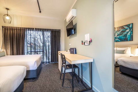 Nightcap At Excelsior Hotel - Tourism Hervey Bay 1