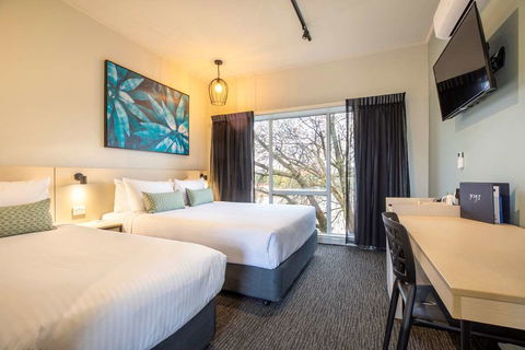 Nightcap At Excelsior Hotel - Tourism Hervey Bay 2