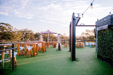 Mantra Southport Sharks - Tourism Hervey Bay 1