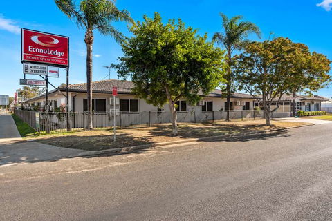 Econo Lodge Moree Spa Motor Inn - Tourism Hervey Bay 0