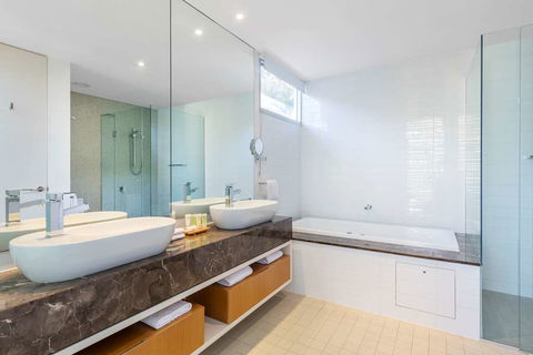RACV Noosa Resort - Hervey Bay Accommodation 2