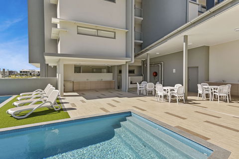Direct Hotels - Aquarius Kawana - Tourism Hervey Bay 2