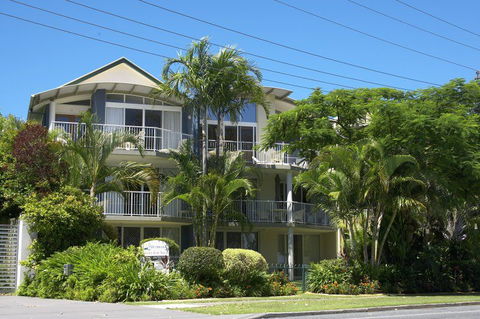 Noosa Outrigger Beach Resort - Tourism Hervey Bay 0