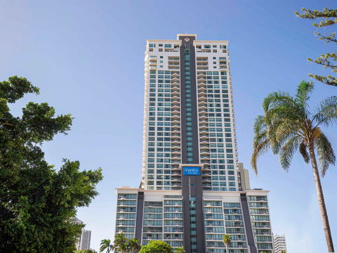 Mantra Crown Towers Surfers Paradise - Tourism Hervey Bay 0