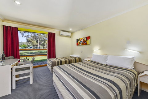 William Macintosh Motor Lodge - Hervey Bay Accommodation 3