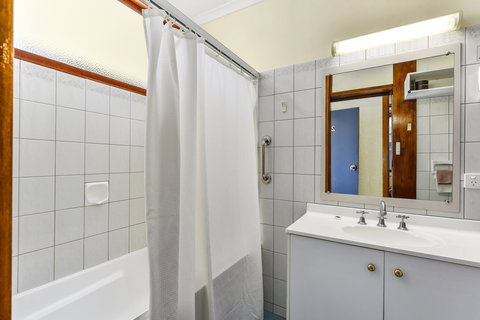 William Macintosh Motor Lodge - Hervey Bay Accommodation 4