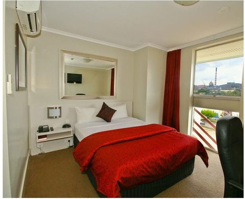 Isa Hotel - Hervey Bay Accommodation 4