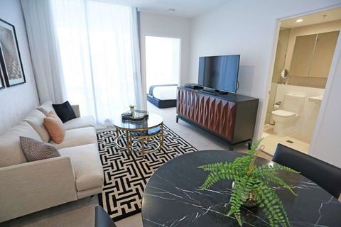 Alex Perry Hotel And Apartments - Tourism Hervey Bay 3