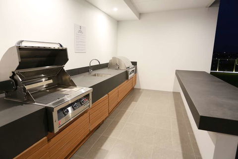 Alex Perry Hotel And Apartments - Tourism Hervey Bay 15