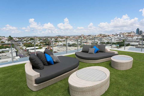 Alex Perry Hotel And Apartments - Tourism Hervey Bay 16