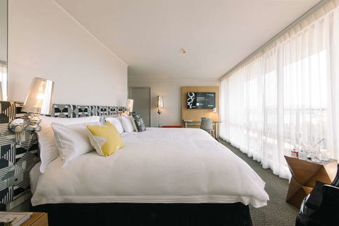 QT Canberra - Hervey Bay Accommodation 6