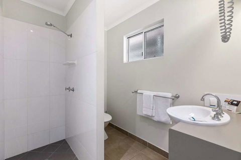 Econo Lodge Beachside - Hervey Bay Accommodation 16