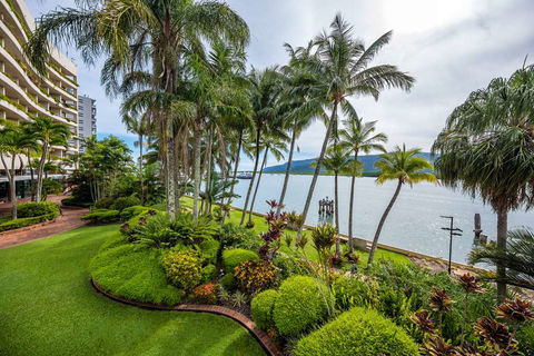 Hilton Cairns - Tourism Hervey Bay 1