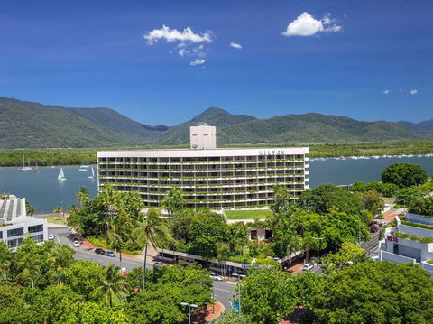 Hilton Cairns - Tourism Hervey Bay 2