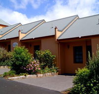Meredith House and Mews - Hervey Bay Accommodation