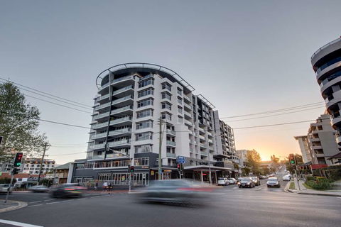Adina Apartment Hotel Wollongong - Hervey Bay Accommodation 2