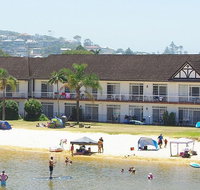 The Clan Lakeside Lodge - Hervey Bay Accommodation