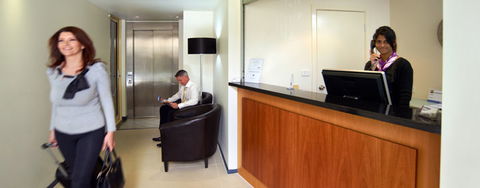 City Edge East Melbourne Serviced Apartm - Tourism Hervey Bay 1