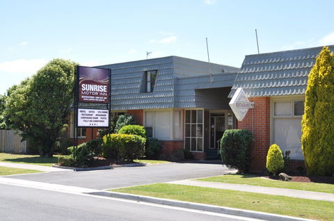 Sunrise Motor Inn - Hervey Bay Accommodation 0
