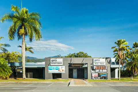 Nightcap at Edge Hill Tavern - Hervey Bay Accommodation 0