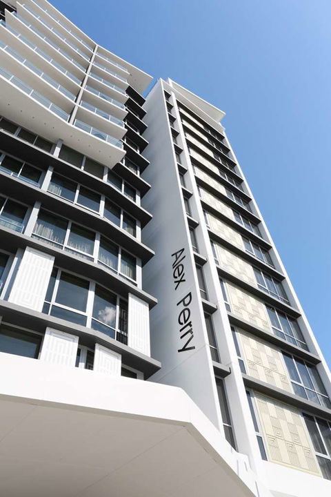 Alex Perry Hotel And Apartments - Tourism Hervey Bay 1