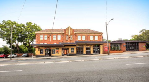 Nightcap At Pymble Hotel - Tourism Hervey Bay 0