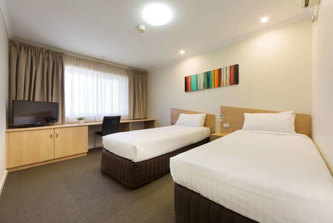 Ramada Encore By Wyndham Belconnen - Tourism Hervey Bay 1