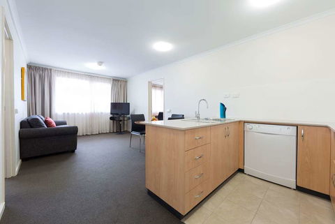 Ramada Encore By Wyndham Belconnen - Tourism Hervey Bay 2