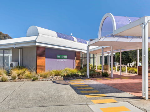 Ibis Styles Eagle Hawk Canberra Resort - Tourism Hervey Bay 1