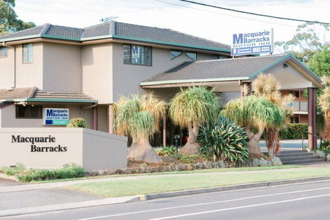 Macquarie Barracks Inn - Tourism Hervey Bay 0