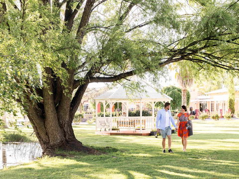 Parklands Resort & Conference Ctr - Tourism Hervey Bay 0