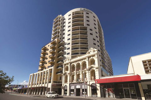 Adina Apartment Hotel Barrack Plaza - Tourism Hervey Bay 0