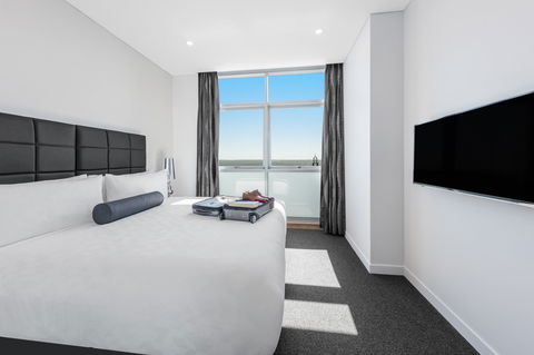Meriton Suites Chatswood - Tourism Hervey Bay 0