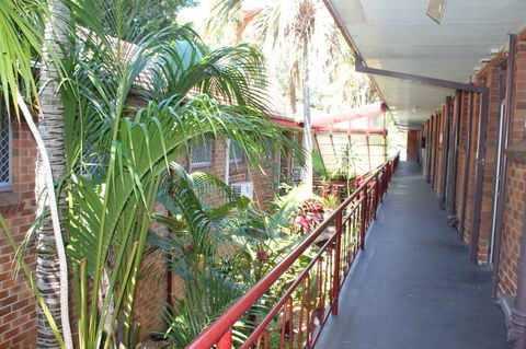 Flinders Motel - Tourism Hervey Bay 2