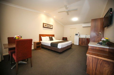 Roma Explorers Inn - Tourism Hervey Bay 2