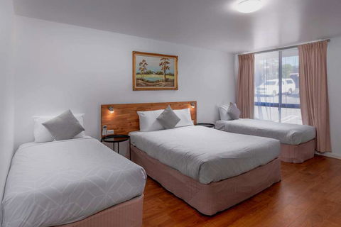 Econo Lodge Lilydale - Tourism Hervey Bay 0