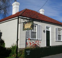 Alice's Cottages - Hervey Bay Accommodation